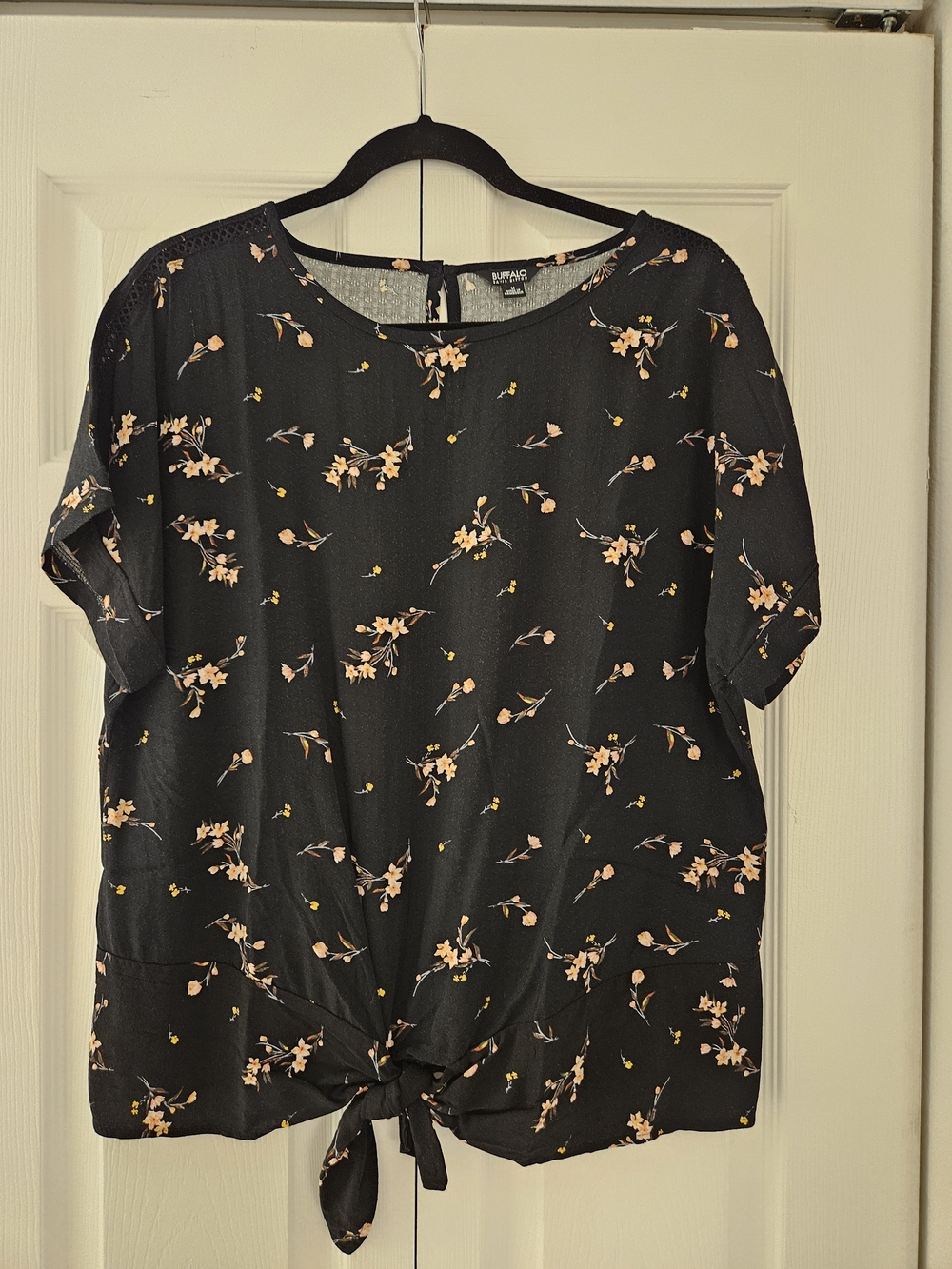Buffalo David Bitton Black Floral Tie-Front Women’s Top